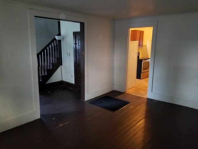 Building Photo - 127 Cherry St