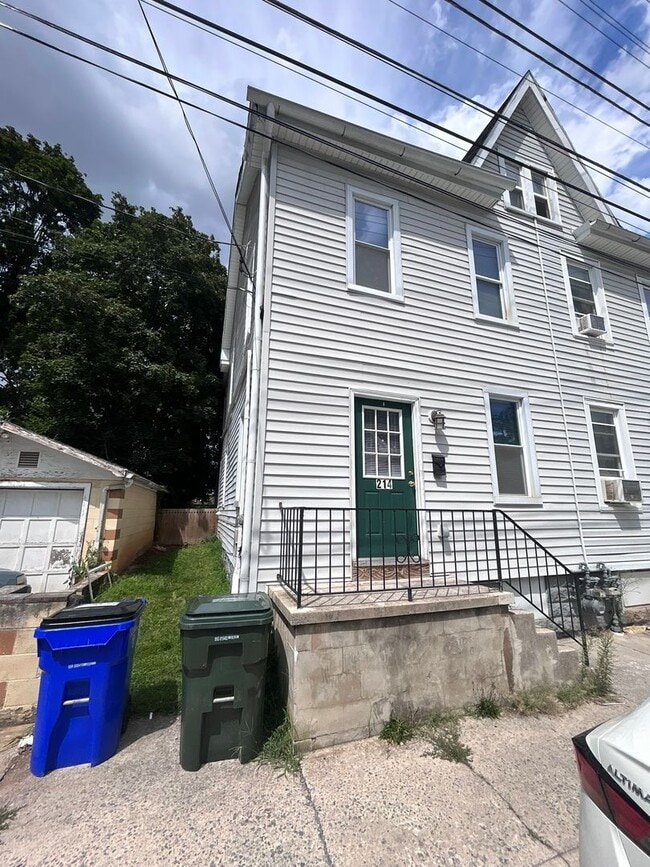 Building Photo - 214 Jefferson St