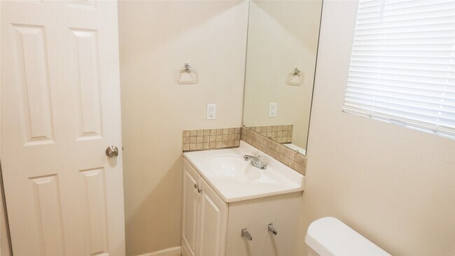 Foto del edificio - 6619 Carver Rd