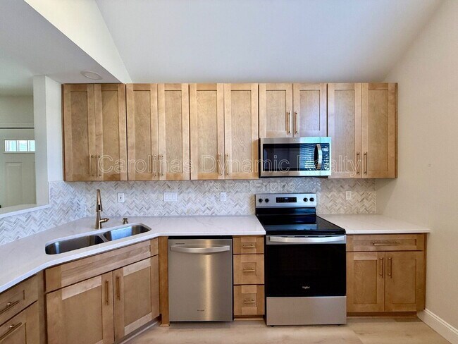 Foto del edificio - 8811 Roseton Ln