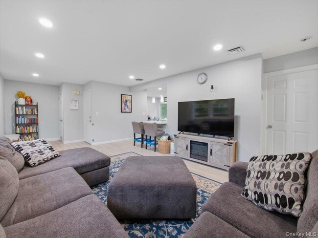 Building Photo - 784 Brookridge Dr