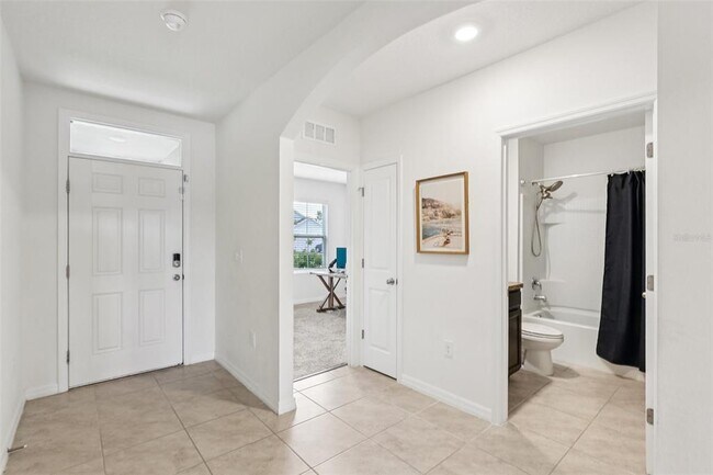 Foto del edificio - 15825 Mauvewood Ave