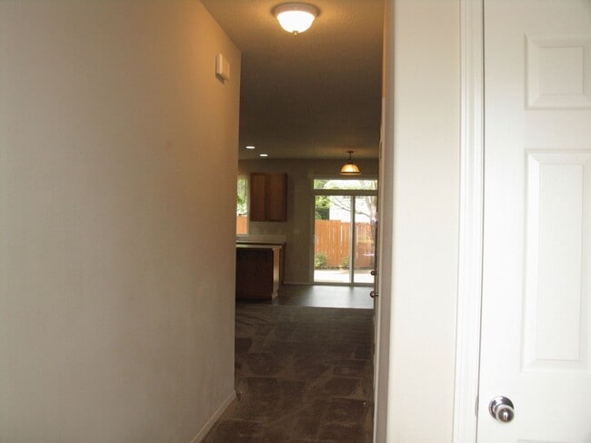 Building Photo - Great home in Aloha