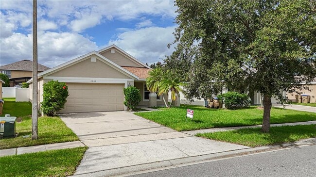 Foto del edificio - 2709 Lucas Lakes Ln