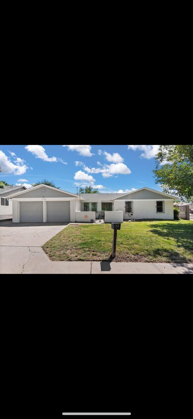 Foto principal - 12100 Woodland Ave NE