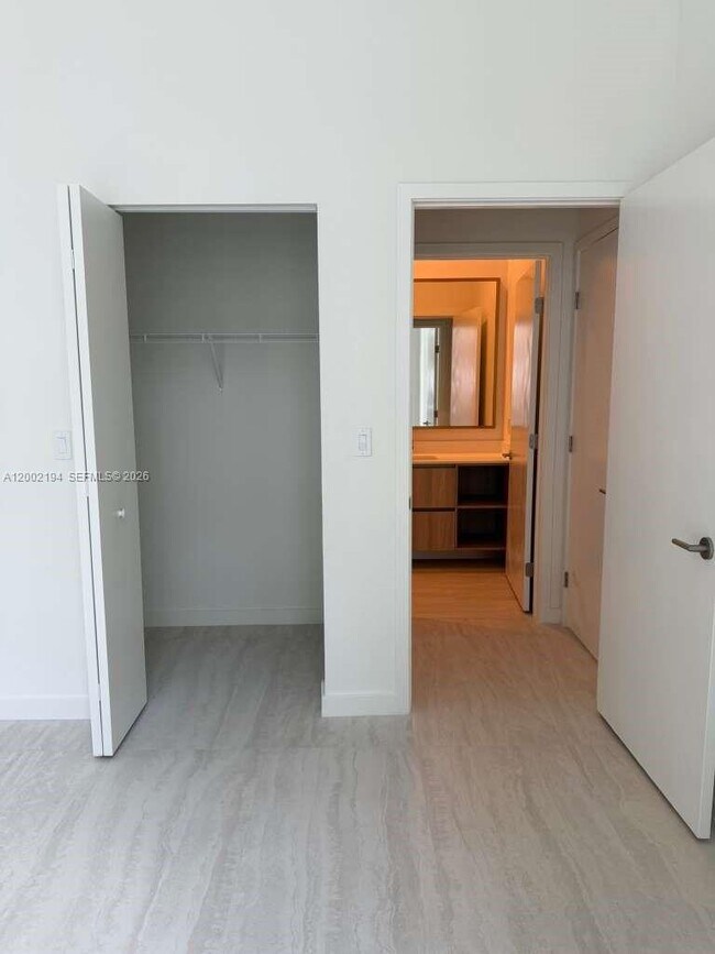 Foto del edificio - 77 SE 5th St