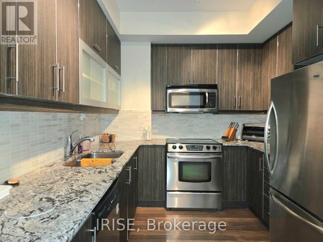 Photo du bâtiment - 90 Stadium Rd