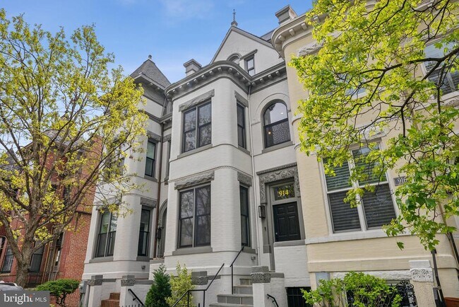Foto del edificio - 914 Westminster St NW