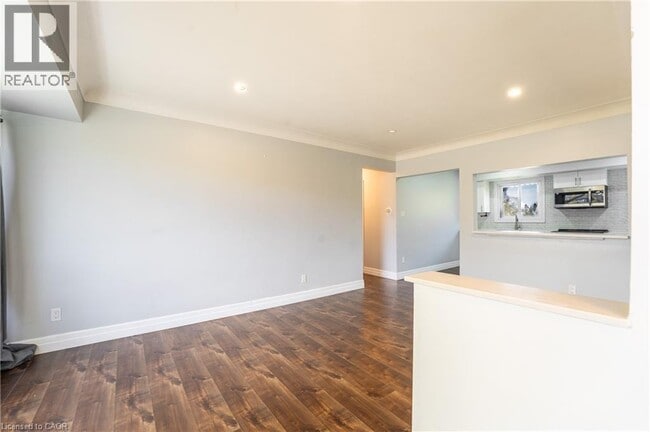 Building Photo - 100 Lauris Ave