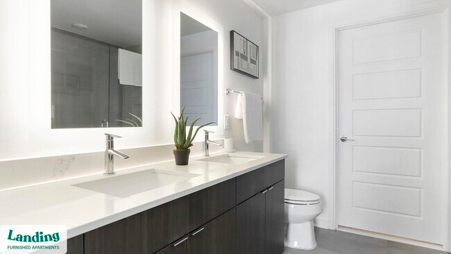 Photo - 3005 Peachtree Rd NW Apartment