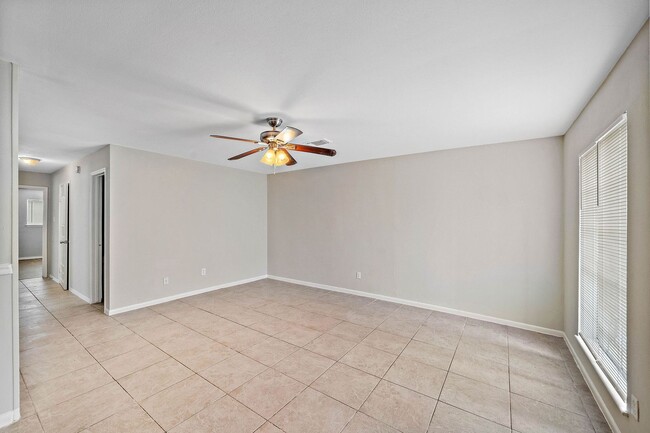 Building Photo - Spacious 3-Bedroom, 2-Bath Home with Moder...