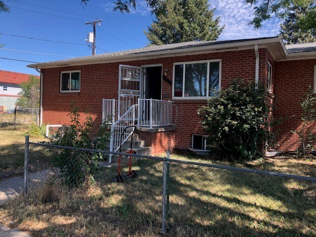 Foto principal - 8989 E 12th Ave