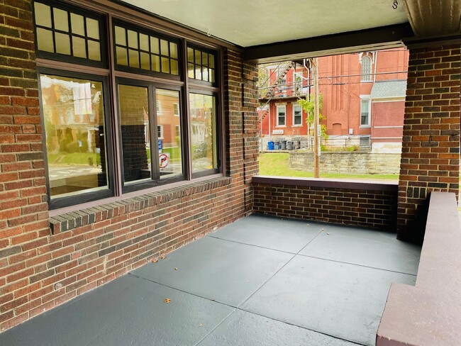 Covered porch - 300 S Aiken Ave