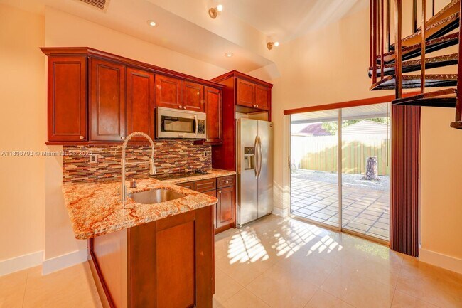 Foto del edificio - 6761 SW 13th Terrace