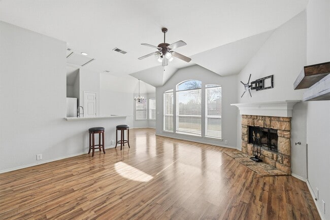 Foto del edificio - 1020 Hay Stack Ct