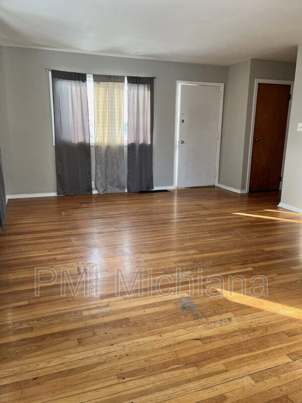 Foto del edificio - 4414 Huron Cir