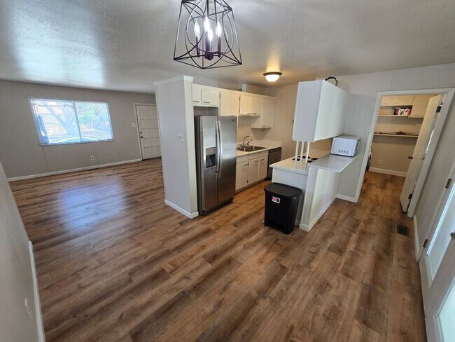 Building Photo - Bright and Spacious Northwest Reno Home wi...