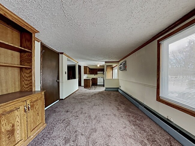 Building Photo - Rare GEM in the South Metro!