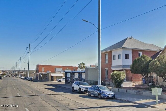 Building Photo - 1526 Yandell Dr