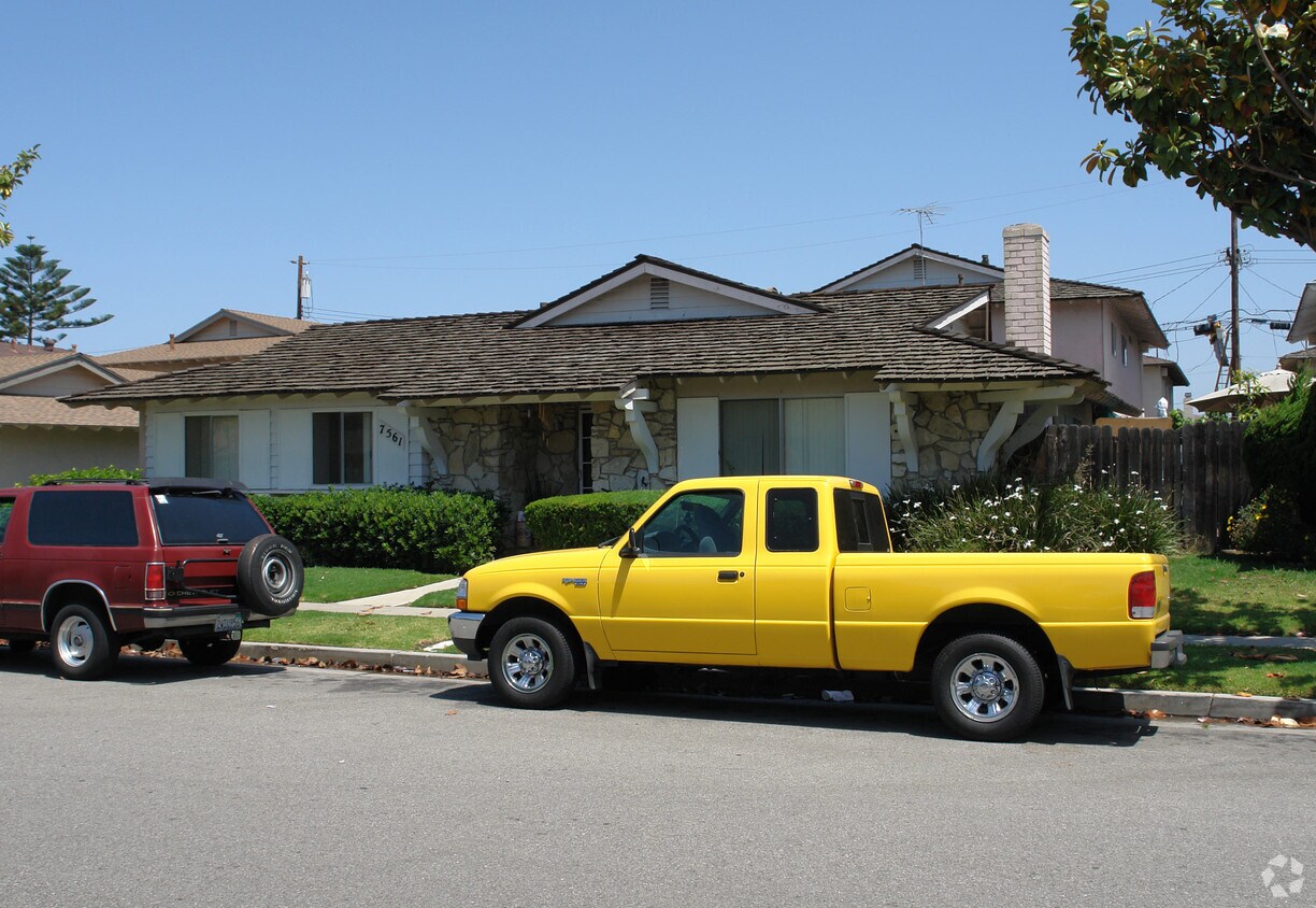 Building Photo - 7561 Amazon Dr