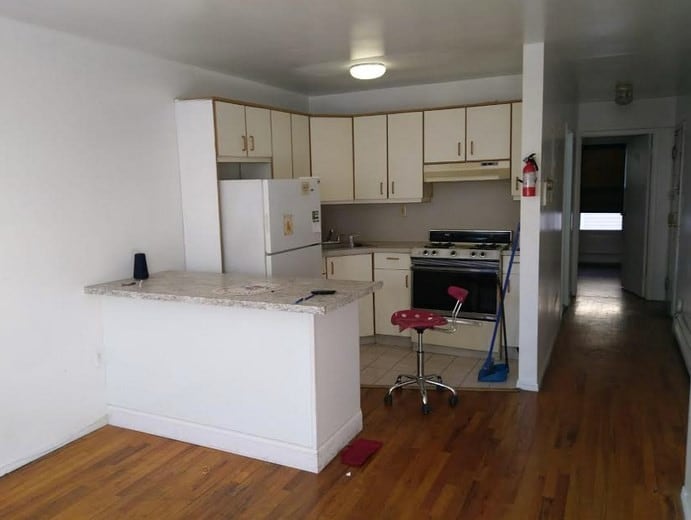 Primary Photo - 1053 Summit Ave