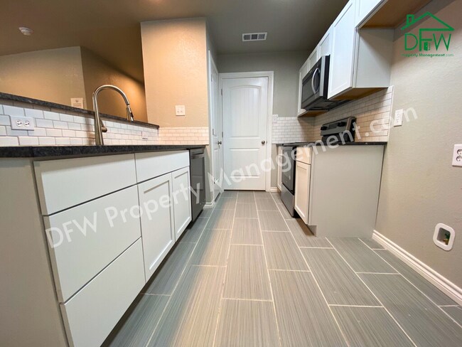 Foto del edificio - Charming 4 Bedroom 2 Bathroom Home on a Corner Lot in Fort Worth!