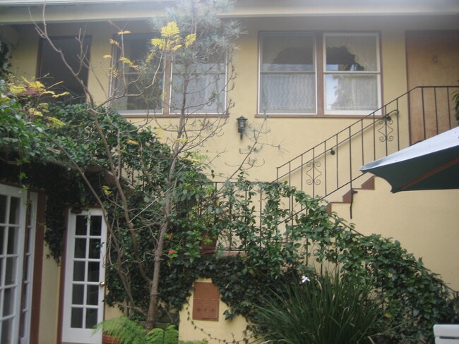 Building Photo - 834 12th St