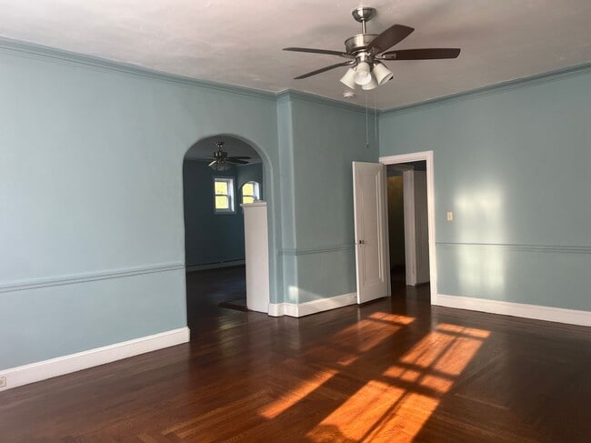 Building Photo - 214 Goffe Terrace