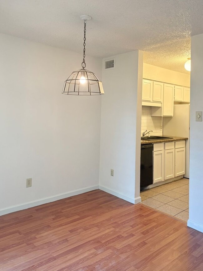 Building Photo - 8109 Skillman St