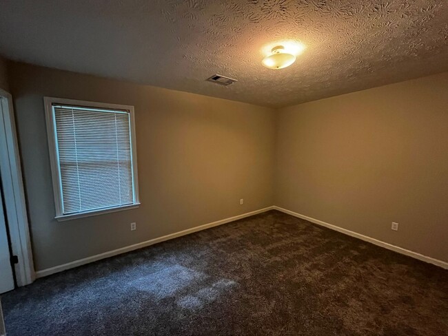 Foto del edificio - Cozy and Affordable!!