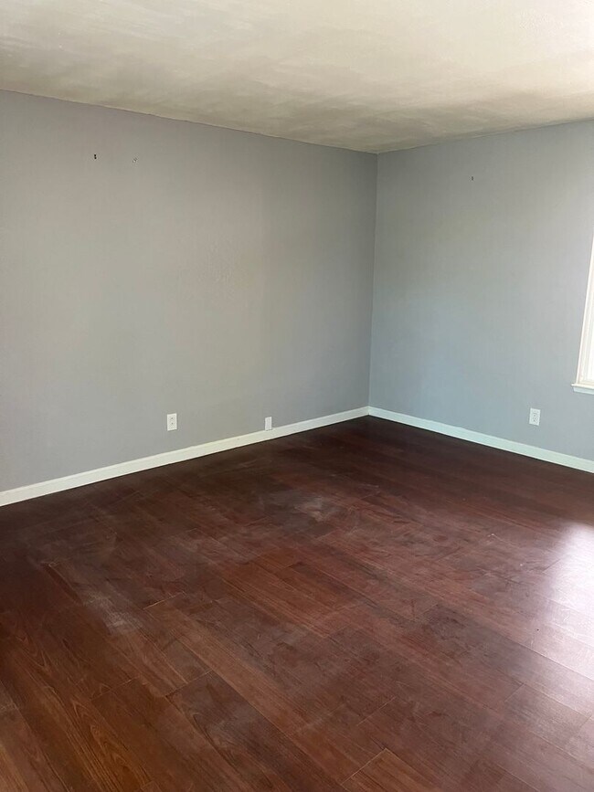 Foto del edificio - Spacious Apartment in North Reno