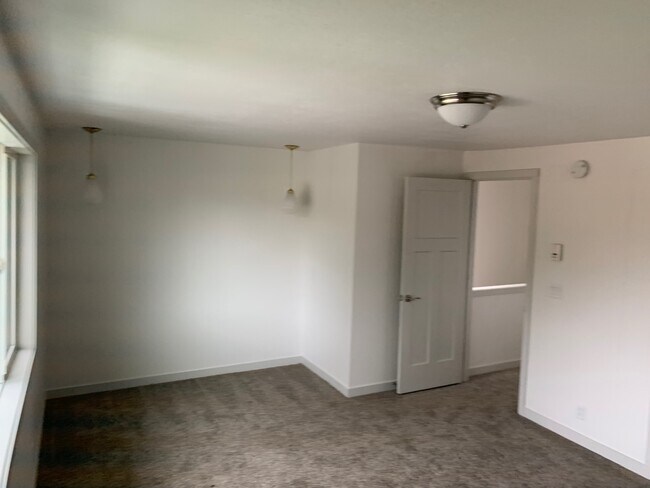 Building Photo - 608 Audel Ave