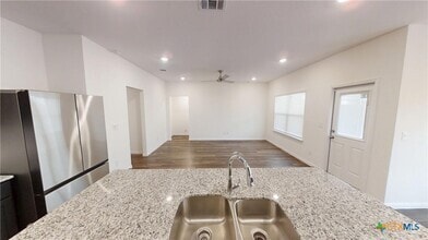 Building Photo - 434 Appalachian Trl