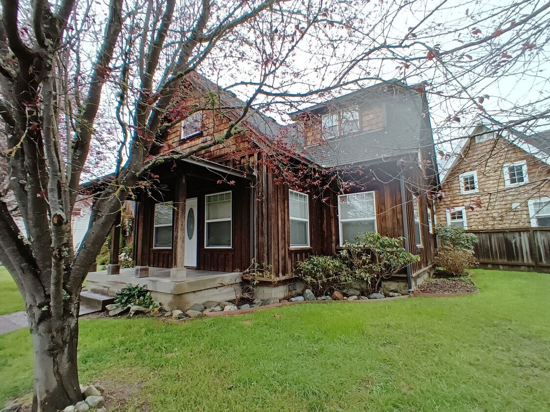 Primary Photo - Two Story Custom Home in Arcata!