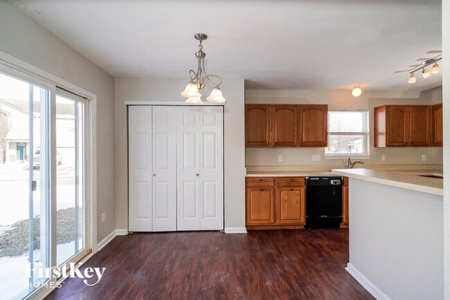 Building Photo - 12410 Deerview Dr