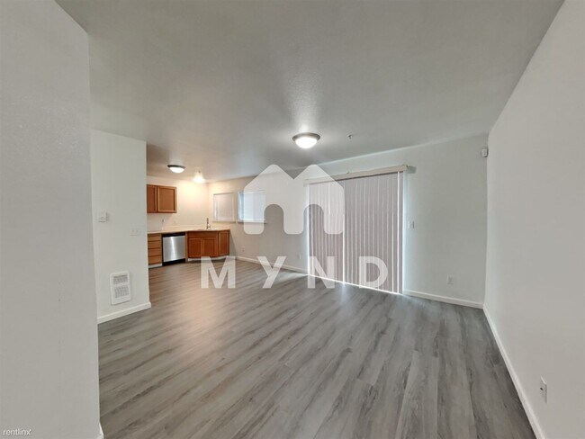 Foto del edificio - 4 br, 2.5 bath Townhome - 10312 140th Stre...