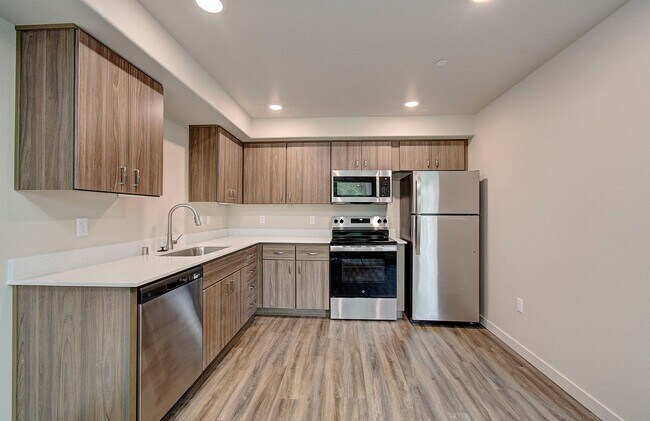 Foto del edificio - Move-in BY August 15th and receive $1500 off your September rent!