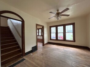 Building Photo - 1714 Roys Ave