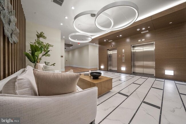 Foto del edificio - 801 N Fairfax St