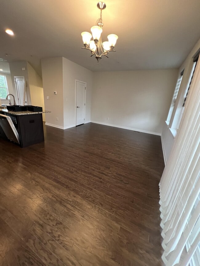 Building Photo - 25 Jessop Ln