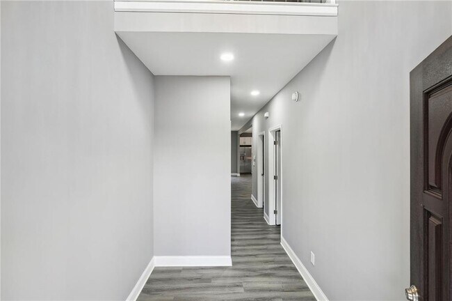 Building Photo - 397 South Gordon Rd SW