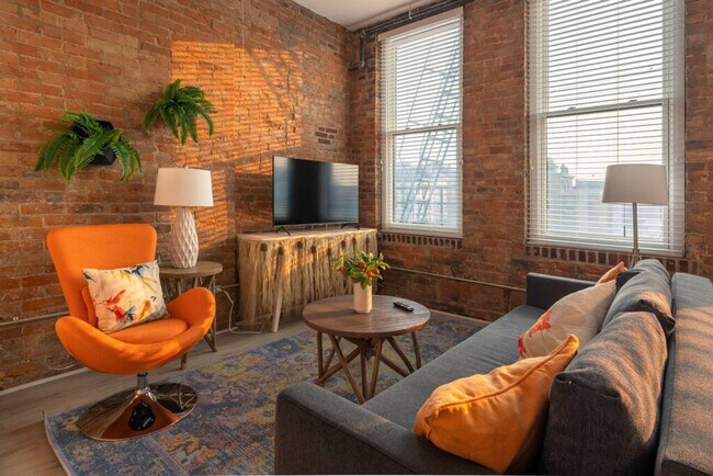 Foto del edificio - 1906 Elm St