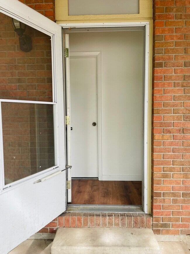 Foto del edificio - 1024 Oxford Ln