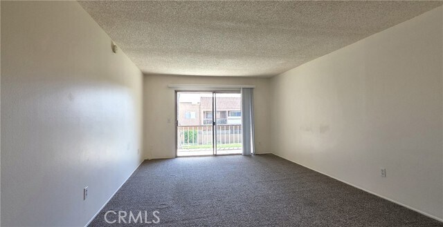 Foto del edificio - 6600 Warner Ave