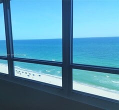 Building Photo - 5445 Collins Ave