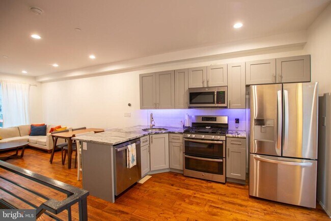 Foto del edificio - 1910 Fernon St