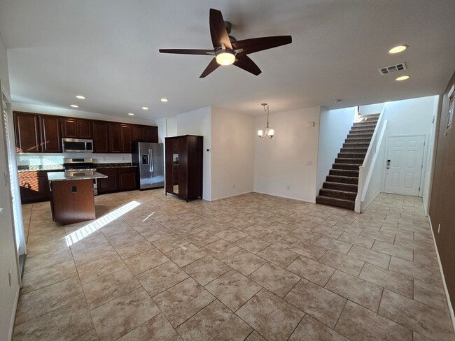 Foto del edificio - 3 BEDROOM, 2 1/2 BATHROOM, 2 STORY HOME in NW Las Vegas!!!