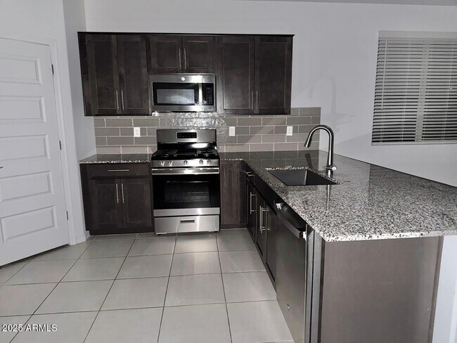 Foto del edificio - 8905 W Orange Dr