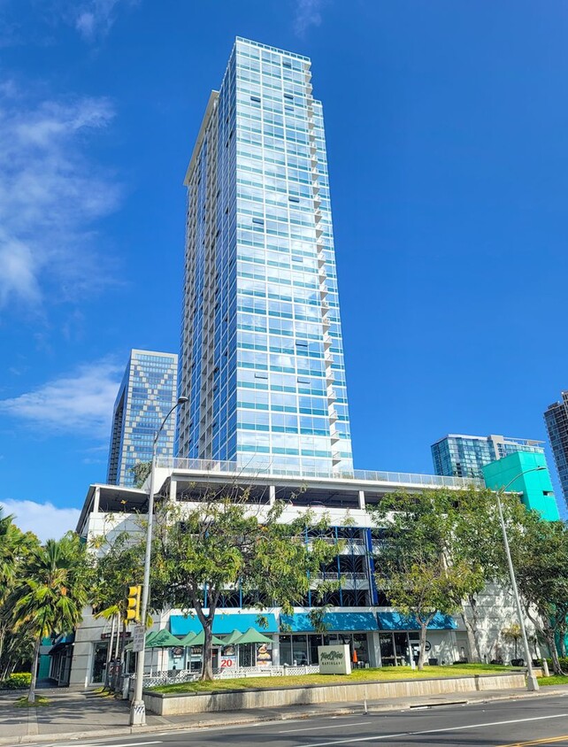 Foto principal - 1BR / 1Bath / 1Pkg - Condo in Kakaako