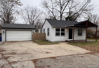 Building Photo - 2850 Oldsmobile Ave